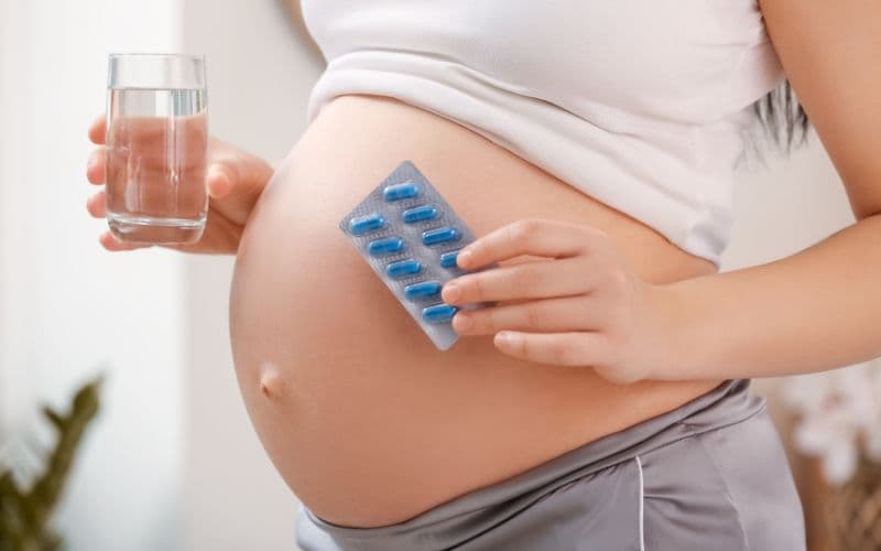 Mẹ bầu có thể bổ sung folic axit qua các sản phẩm thực phẩm chức năng