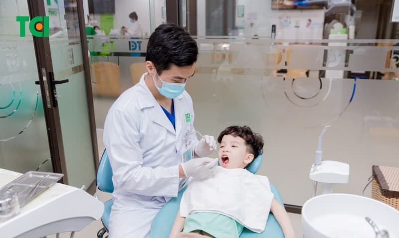 Chữa bé sâu răng sữa