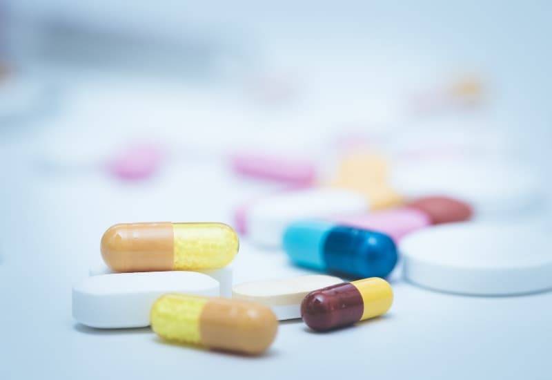 Nếu viêm tai giữa do vi khuẩn, bác sĩ có thể kê đơn thuốc kháng sinh. 