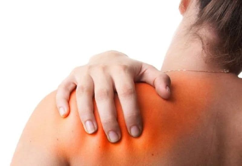 dấu hiệu trật khớp vai 