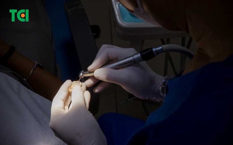 Thực hiện bọc răng sứ lần 2