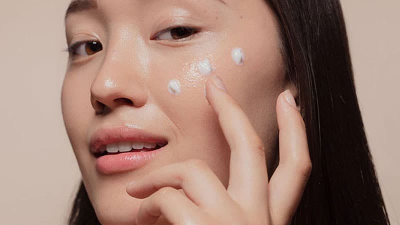 Kết hợp kem bôi Skarfix TX và các phương pháp hỗ trợ 