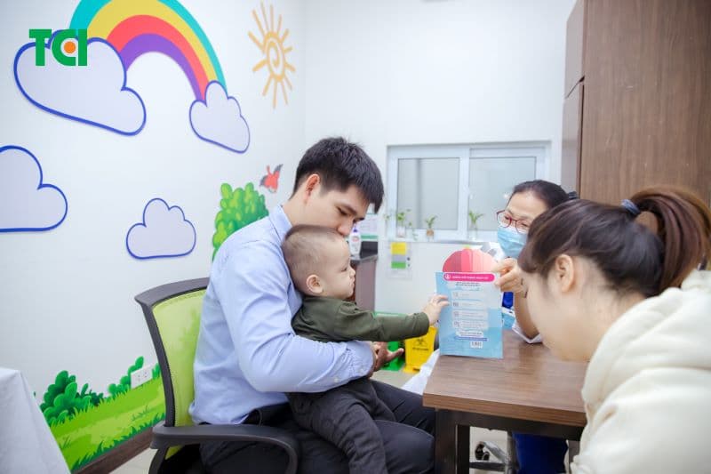 các mũi tiêm dịch vụ cho bé