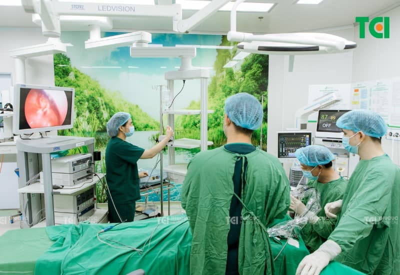 Trong trường hợp có dịch tích tụ, thủ thuật y tế có thể được thực hiện.