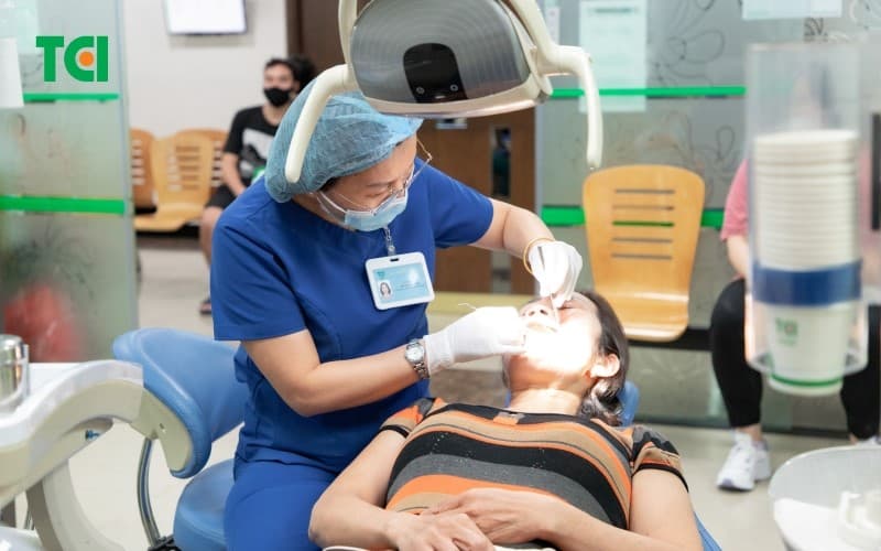 Điều trị sưng nướu răng cửa