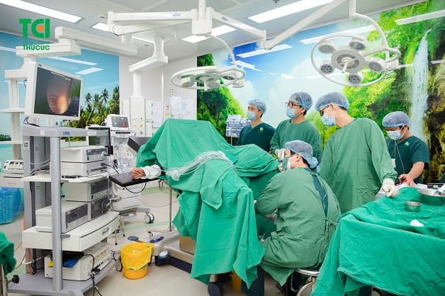 tán sỏi bàng quang nội soi ngược dòng