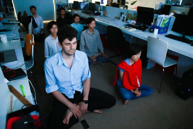 Hướng dẫn cách thiền cho dân văn phòng 