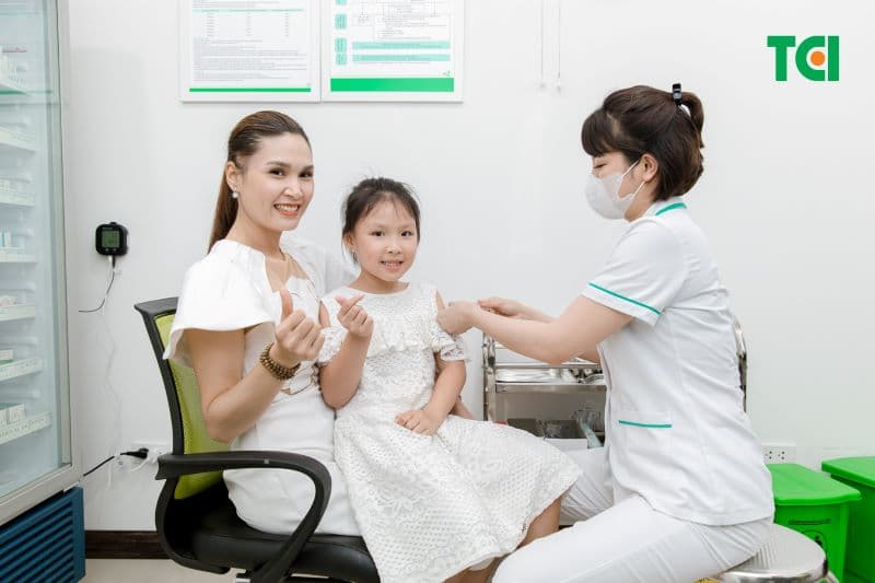 Có nhiều mũi tiêm dịch vụ cần thiết dành cho lứa tuổi học sinh.