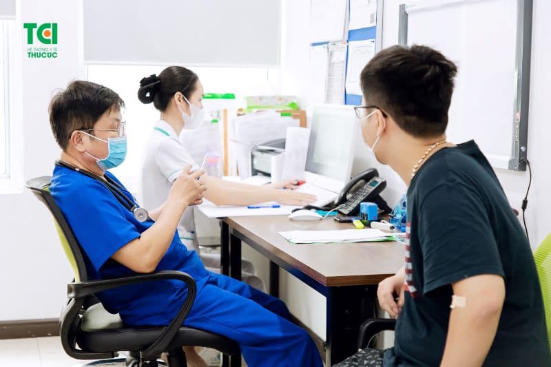 Hỏi bác sĩ về những vấn đề bạn thắc mắc khi dùng thuốc adapalene