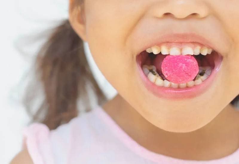 giải đáp Ăn kẹo sâu răng không