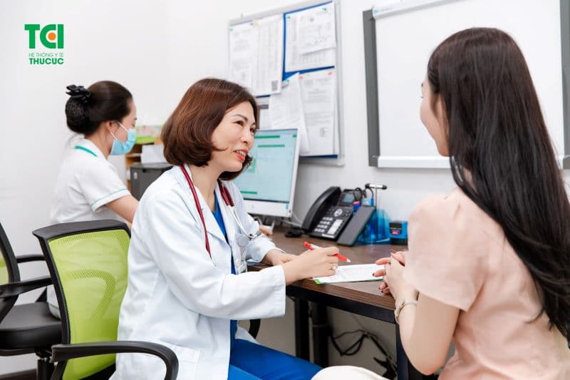 Thuốc kê đơn bởi bác sĩ, người bệnh không được tự uống thuốc.