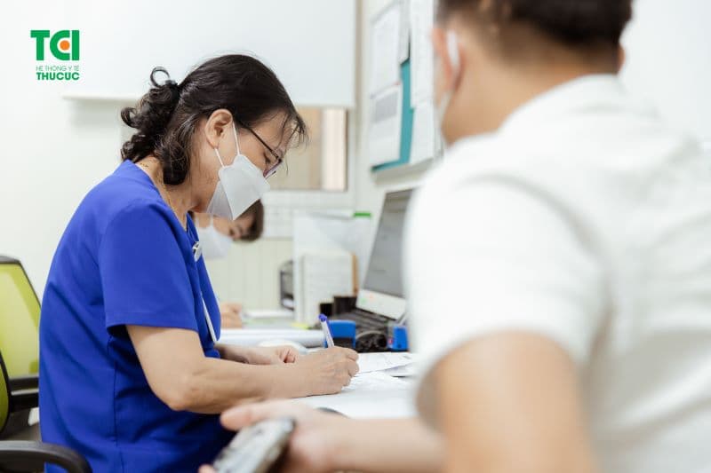 Bác sĩ sẽ kê thuốc để điều trị một số bệnh nhất định.