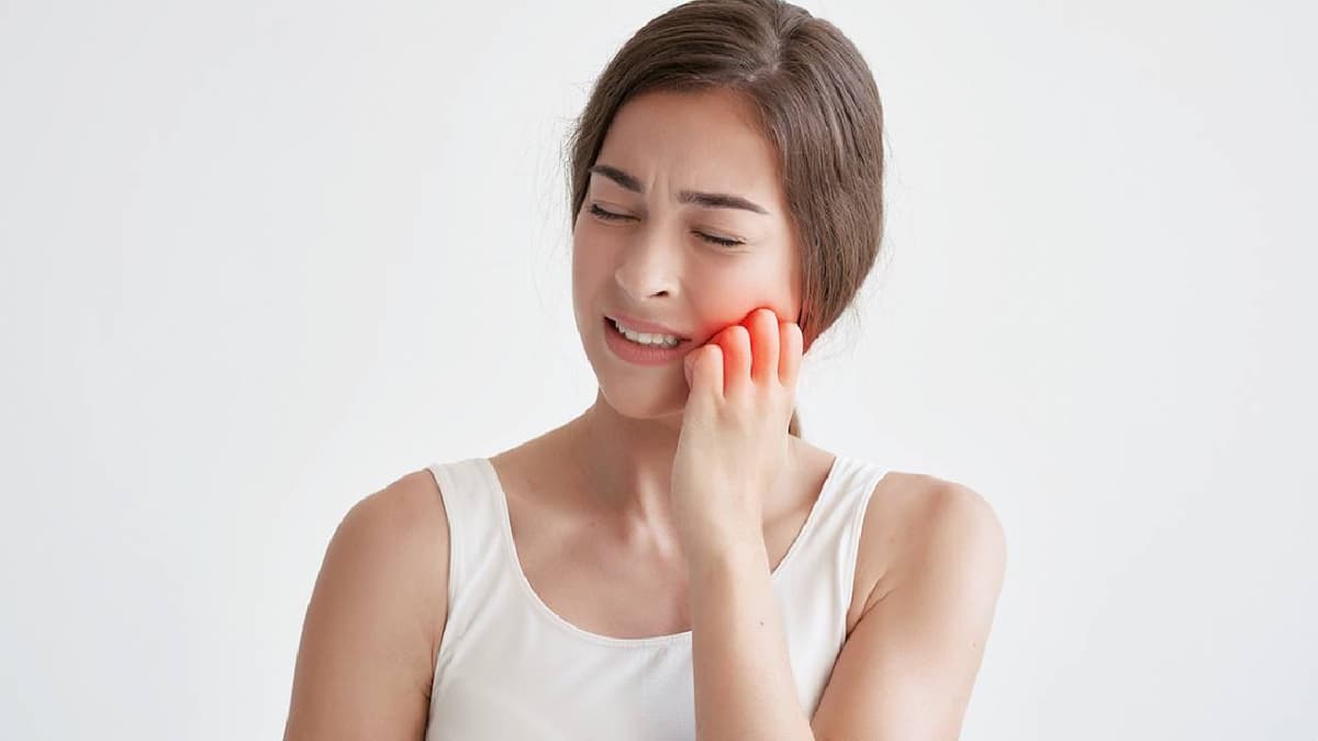 Bị sưng lợi hàm dưới trong cùng – Nguyên nhân và cách điều trị