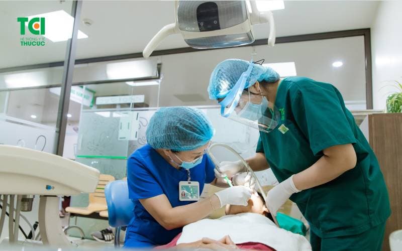 Bị sưng lợi hàm dưới trong cùng chữa như thế nào