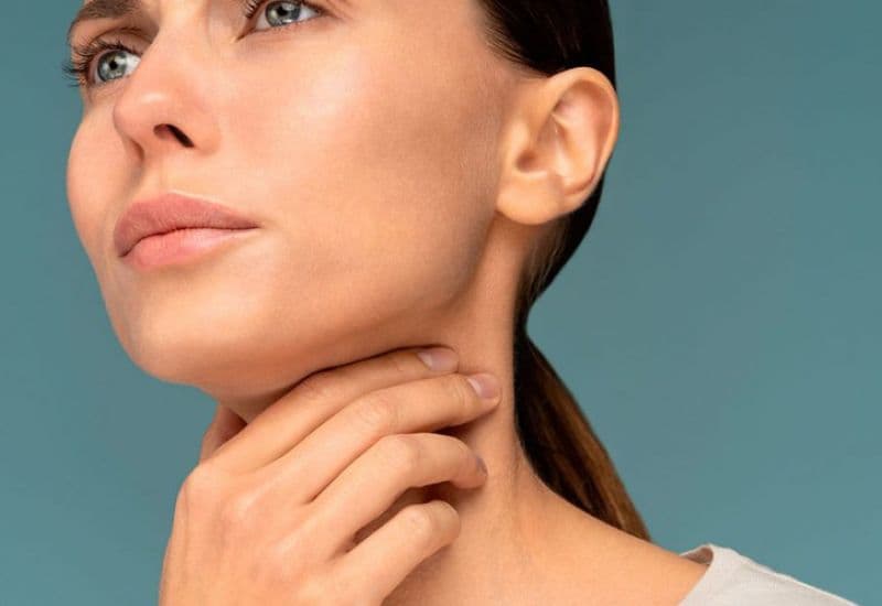 Triệu chứng khó nuốt ở cổ họng và những lưu ý 