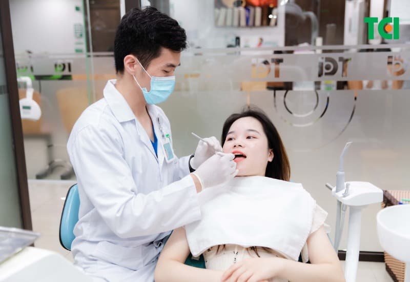 Bọc răng sứ bao lâu thì bình thường, giải đáp từ chuyên gia?