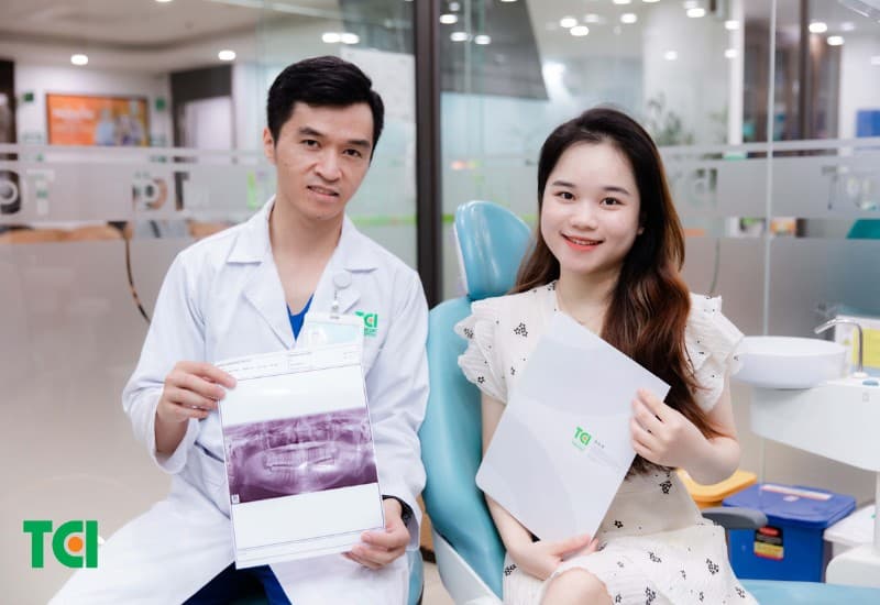 Khách hàng có thể lựa chọn mão sứ phù hợp với nhu cầu và điều kiện tài chính của bản thân. 