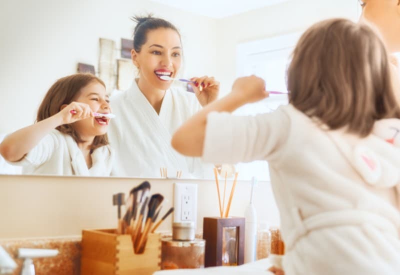 Đánh răng 2 - 3 lần mỗi ngày, mỗi lần 2 - 3 phút. 