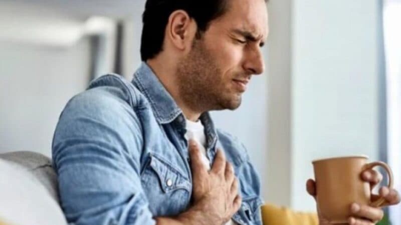 Nuốt nghẹn, đặc biệt khi kéo dài, có thể là dấu hiệu của một bệnh lý nghiêm trọng và cần được xử lý kịp thời.