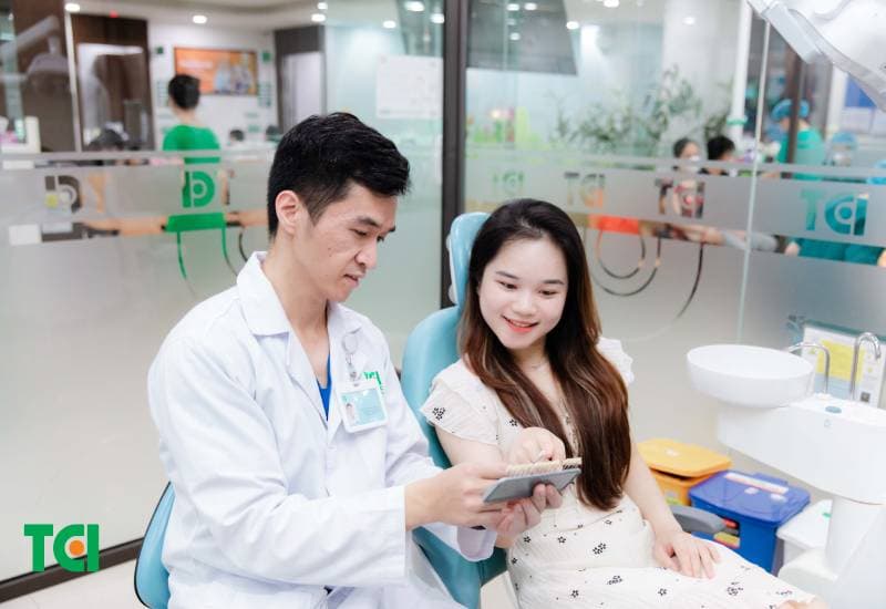 Có nên bọc răng sứ không vậy