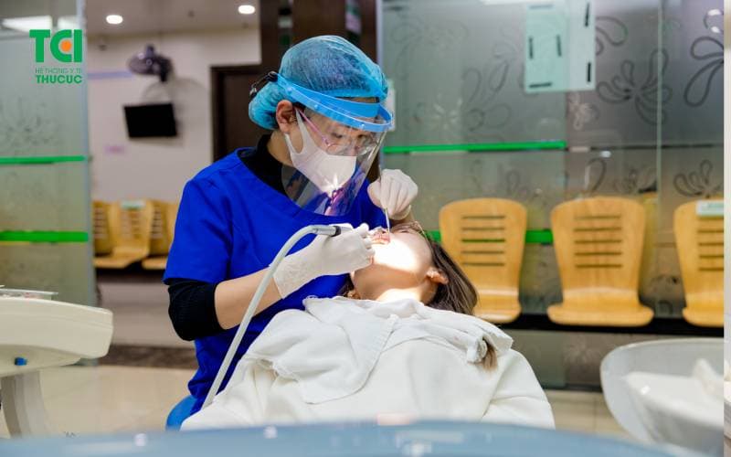 đâu là dụng cụ lấy cao răng tại nhà