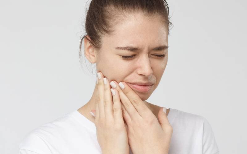 Dụng cụ lấy cao răng tại nhà tốt không