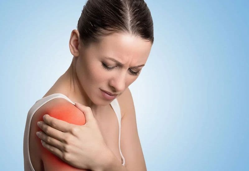 nắn trật khớp vai