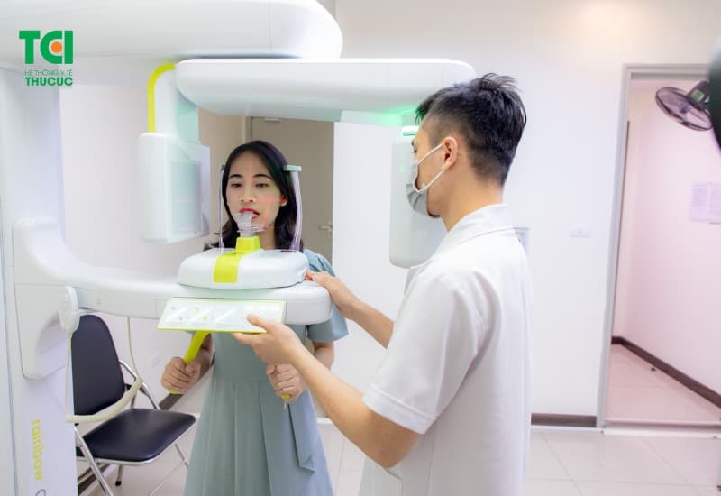 Giải đáp chi tiết thắc mắc: Nhổ răng khôn hàm trên bao nhiêu tiền?