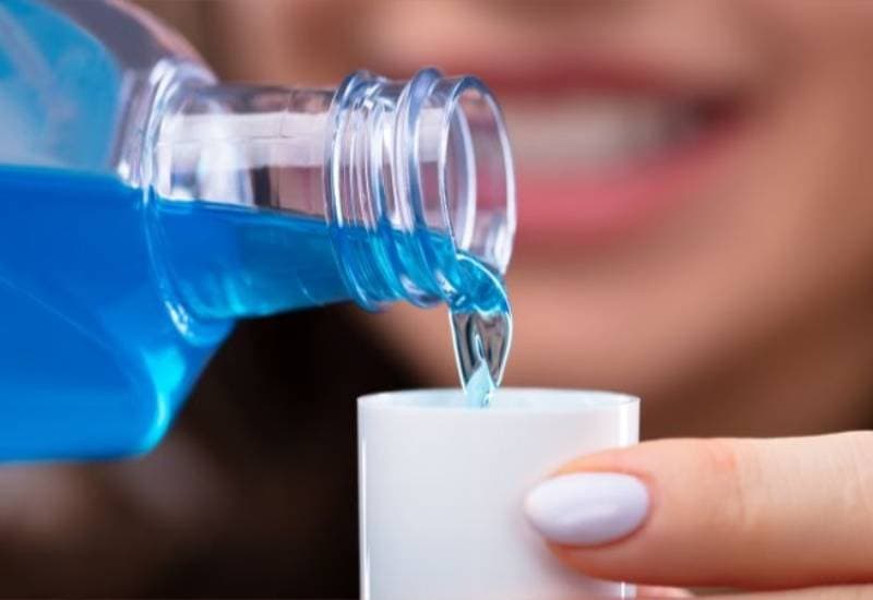 đâu là Nước súc miệng lấy cao răng
