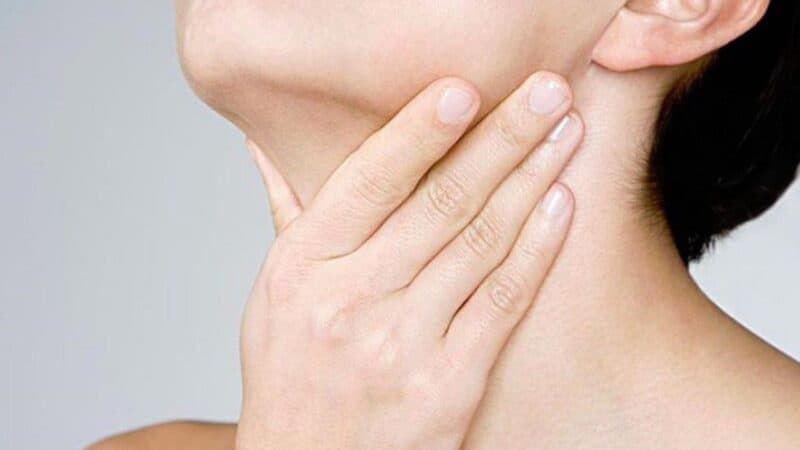 Tình trạng nuốt vướng lâu ngày gây ra nhiều khó khăn, cản trở người mắc tận hưởng cuộc sống