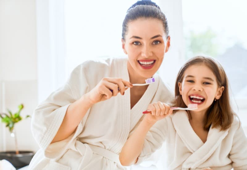 Sau khi điều trị tủy răng, chăm sóc đúng cách là rất quan trọng để đảm bảo răng phục hồi tốt.