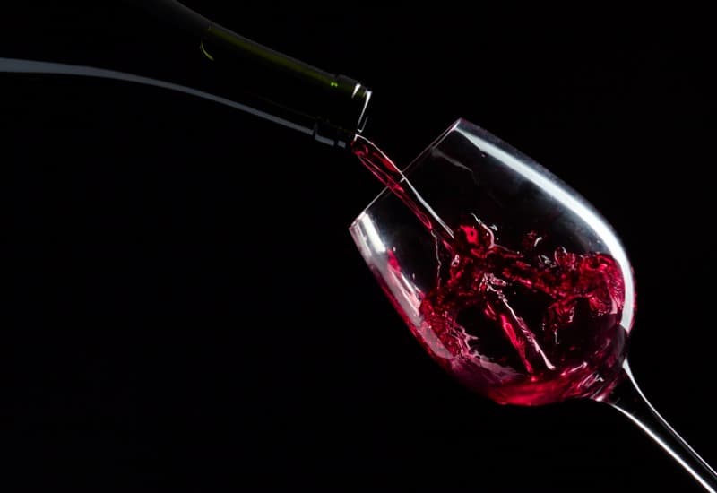 Hút thuốc lá và uống rượu có thể làm chậm quá trình lành thương và tăng nguy cơ nhiễm trùng. 