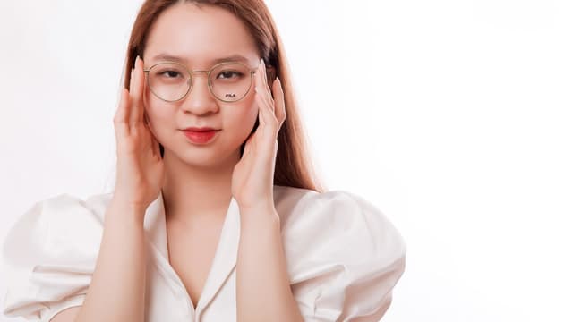 Tròng kính cận chống ánh sáng xanh Hàn Quốc: 5 hãng nổi tiếng