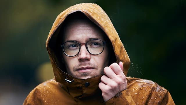 Tròng kính cận đi mưa: Cơ chế hoạt động và lợi ích