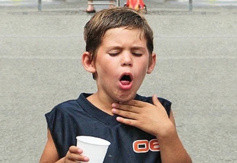 cách vỗ hóc dị vật 