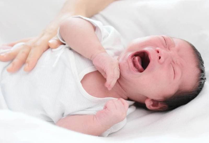 bác sĩ xử trí khi hóc dị vật ở trẻ