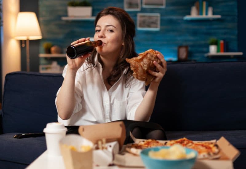 Ợ chua sáng ngủ dậy là một hiện tượng bình thường