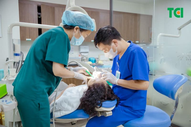 bảng giá trồng răng implant