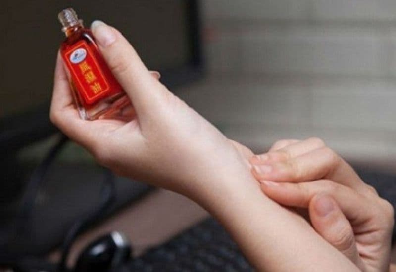 bị chấn thương phần mềm chườm nóng hay lạnh