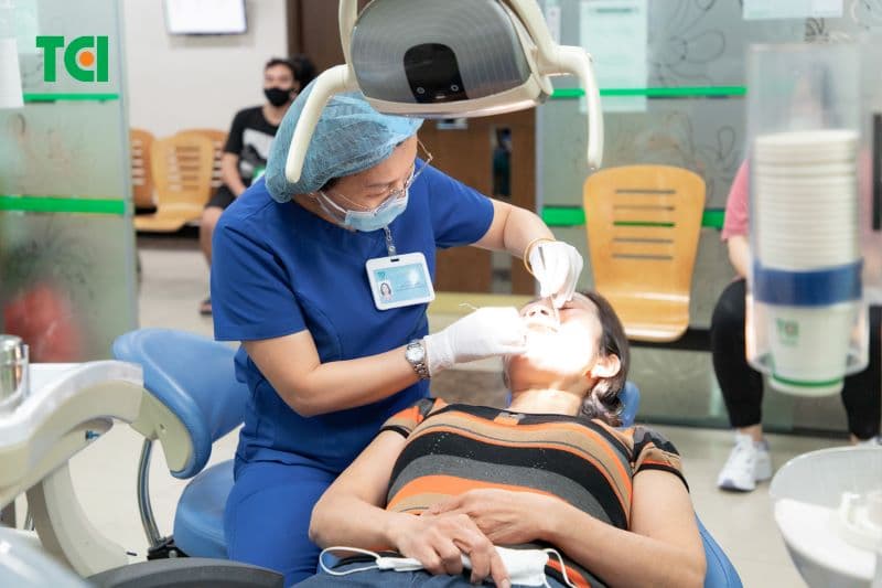 chi phí điều trị răng sâu lồi thịt