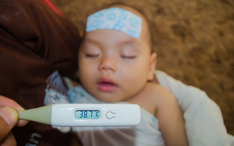 Bệnh thủy đậu và tay chân miệng ở trẻ đều chưa có thuốc điều trị đặc hiệu