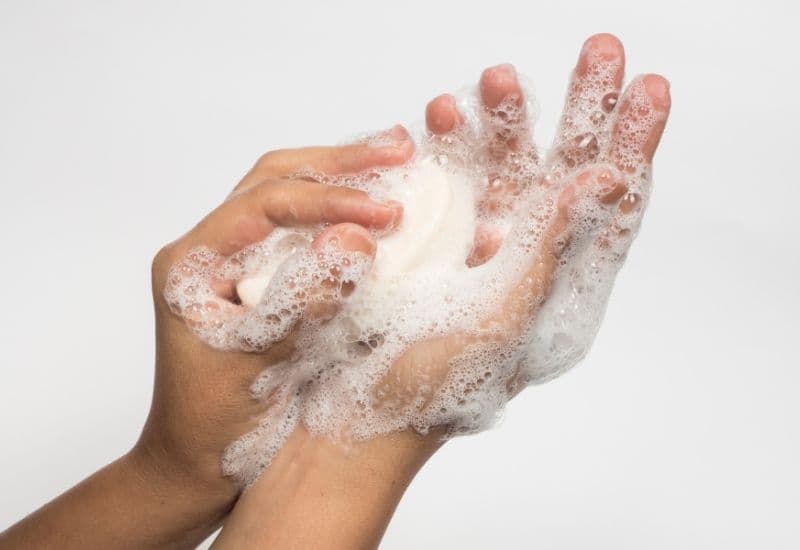 Rửa tay thường xuyên là biện pháp quan trọng nhất để dự phòng đau mắt đo.