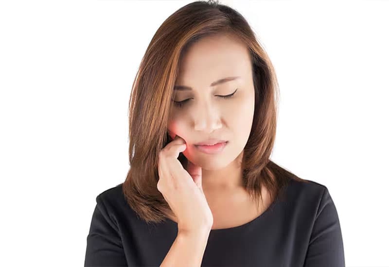 điều trị Răng trong cùng hàm dưới bị sâu 