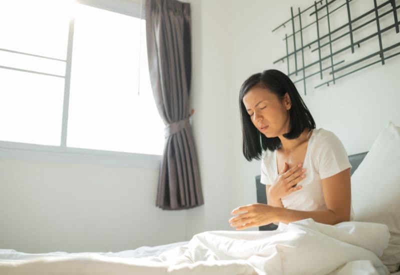 Sáng ngủ dậy bị ợ chua cảnh báo vấn đề sức khỏe