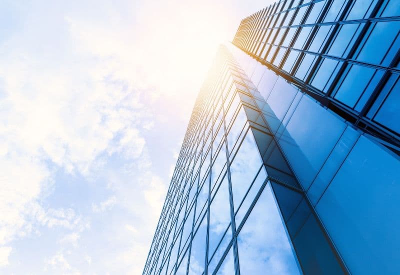 Chemi U2 1.60 giúp bảo vệ mắt khỏi tác hại của ánh sáng mặt trời. 