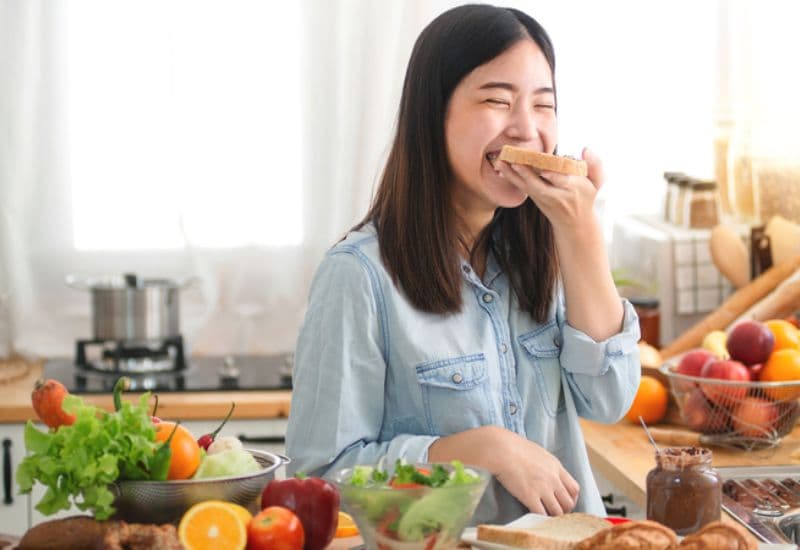 Nên làm gì khi bị ợ hơi sau ăn liên tục?