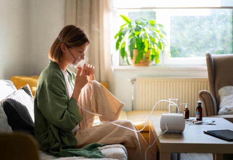 Hệ miễn dịch đang đối phó với các bệnh lý cấp tính có thể không đáp ứng tối ưu với vắc-xin.