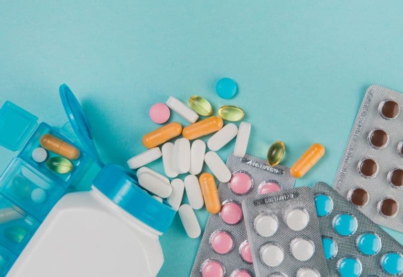 Giải đáp chi tiết thắc mắc: Bị đau mắt đỏ có cần uống thuốc không?