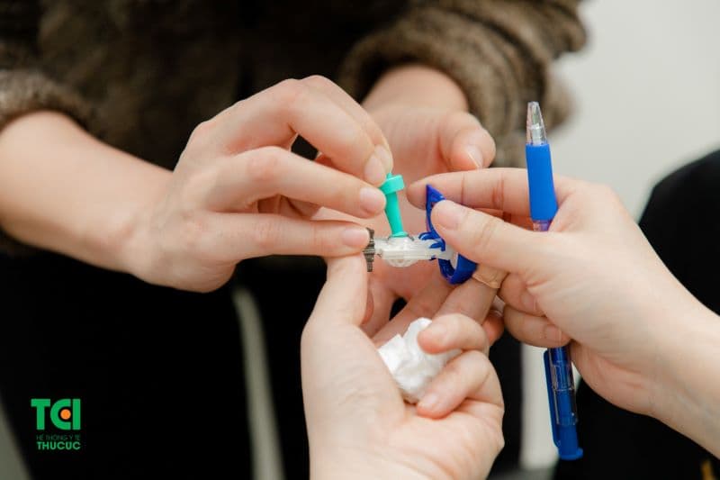 Chi phí cho kính Ortho K có thể cao hơn kính mắt truyền thống nhiều lần.