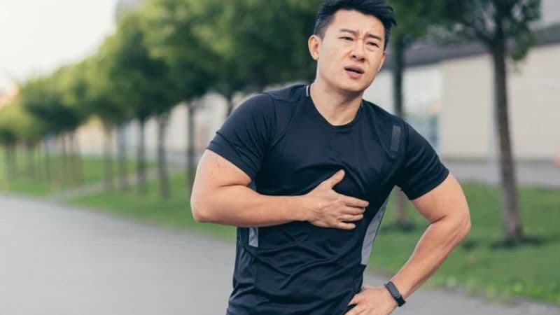 Đau tức ngực khi tập thể dục cảnh báo điều gì?